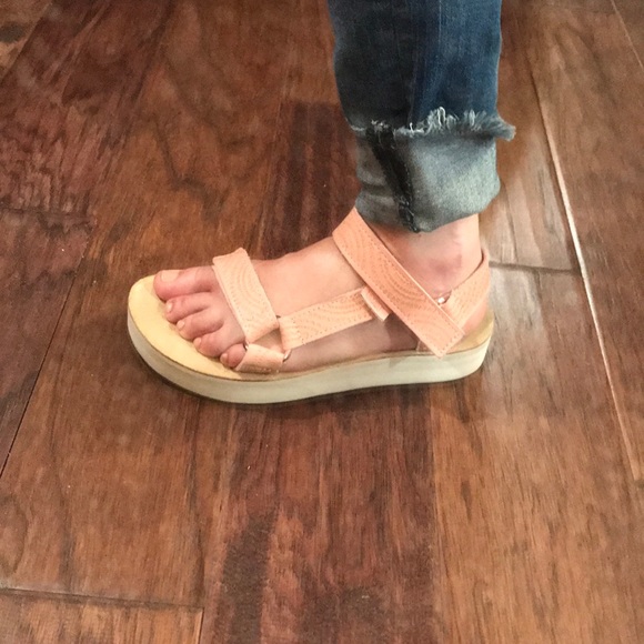 teva rose gold sandal